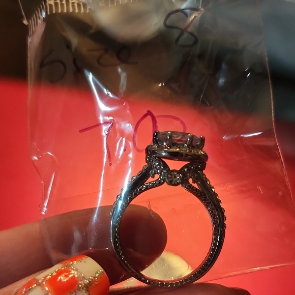 Elegant Silver Ring with Clear Gemstone - Picture 2 of 4